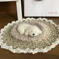 羊毛フェルト　眠っているトイプードル