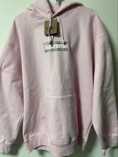 【最終値下げ】Supreme × Burberry パーカー ピンク sサイズ Buy Supreme x Burberry Box Logo Hooded Sweatshirt 'Light Pink