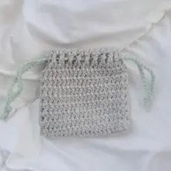 グレーの編み物巾着袋 ハンドメイド