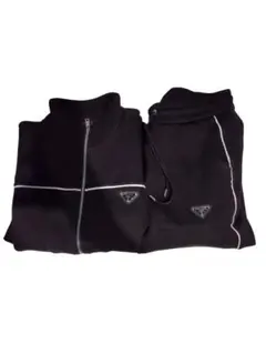 【専用】PRADA プラダ ブラック ジップアップジャージ セットアップのサムネイル
