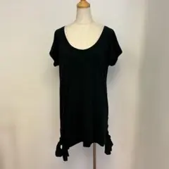 リミフゥ LIMI feu のブラックデザインTシャツのサムネイル