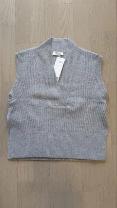 ユニクロ　ラムVネックベスト　 M　新品