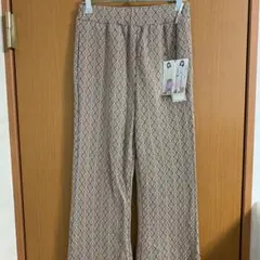 ＊新品未使用　FLASH BLUE 幾何柄パンツ 淡色コーデ