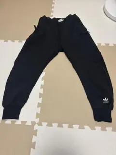 トラックパンツ