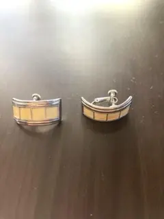 アンティーク　レトロ　ビンテージ　大ぶり クリーム色 フープタイプ イヤリング