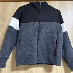 ユニクロ 140㎝　ウルトラストレッチドライスウェットフルジップパーカー