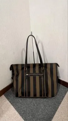 先着順!! FENDI ペカン柄 トートバッグ ブラウン×ブラックのサムネイル