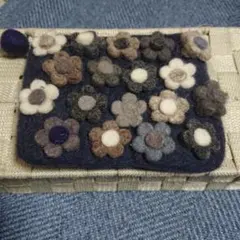 あたたか羊毛フェルト★花モチーフ可愛いポーチ