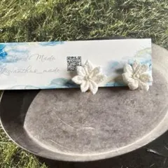 240106-3‪ꫛꫀꪝ ミニフラワーつまみ細工のイヤリング