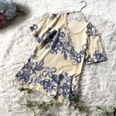 45rpm 花柄プリント　半袖カットソー ベージュ系 Tシャツ　藍染風 デイリーのサムネイル