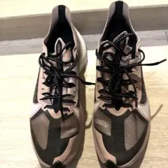 週末セール！NIKE ランニングスニーカー ZOOMGRAVITY 24.5