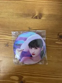 Twice モモ　ビック缶バッジ