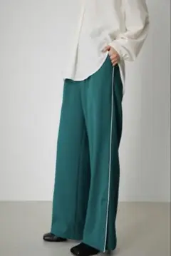新品未使用　アズールバイマウジー　リラックスサイドラインパンツ