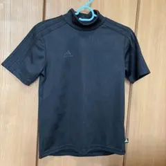 adidas ブラック ハイネック Tシャツ