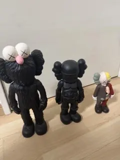 kaws キューブリック・ベアブリック