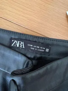 ZARA レザーパンツブラック