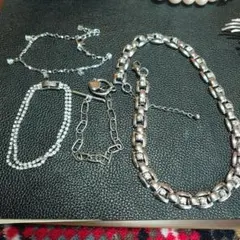 ブレスレットとネックレス