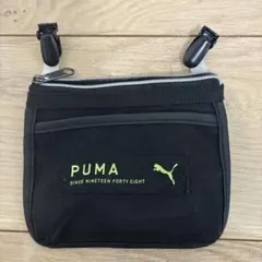 PUMA ブラックポーチ ジッパー付き　移動ポケットのサムネイル