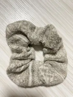 シュシュ グレー ヘアゴム ニット