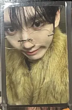 ZB1 ユジン applemusic 縁無しメガネ トレカ