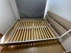IKEA 木製クイーンベッドフレーム