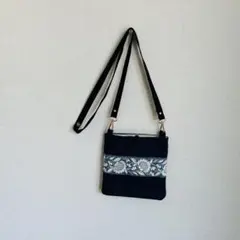 ネイビー花柄インド刺繍サコッシュ