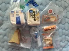 ガチャ　ミニチュアチャーム　PASCO 超熟　食パン　パン　食品　パンスクイーズ
