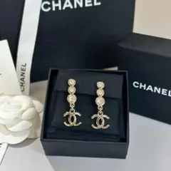 CHANEL 3連リングデザインピアス CHANEL 3連リングデザインピアス