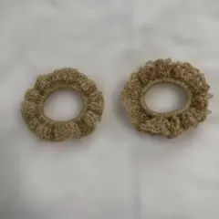 ベージュ フリルデザイン シュシュ 2個セット