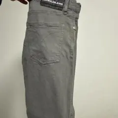 Calvin Klein Jeans グレー スリムフィットデニム