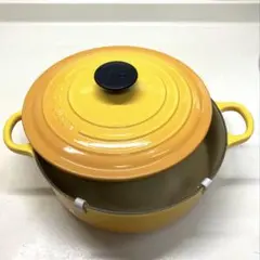 【美品】ル・クルーゼ ココットロンド バス 24cm ディジョンイエロー 箱なしのサムネイル