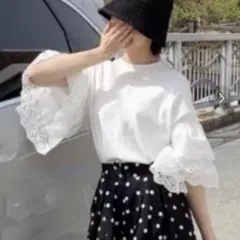 新品♡ROOMY♡袖レース白カットソーのサムネイル