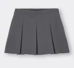 GU ローウエストプリーツミニスカート