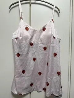 ジェラートピケ　イチゴ柄　キャミソール　カップ付き