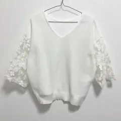 VIS（ビス）　Vネック　半袖トップス　花柄レース　ホワイト フリーサイズ