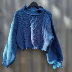 ダークブルー ケーブル編み セーター