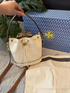 (超美品)トリーバーチ Tモノグラム パンチング バケット バッグ