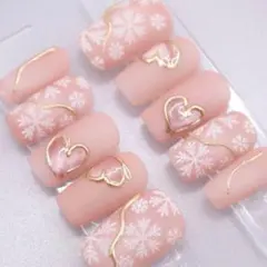 【136】ネイルチップSサイズ マットピンク 雪の結晶ハートゴールド マグネット