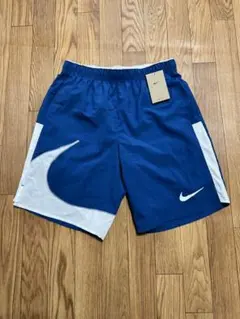 Nike 青 ショートパンツ タグ付き　Mサイズ
