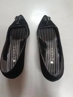 ダイアナブラック ポインテッドトゥパンプス