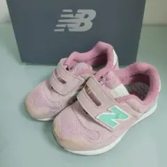 New Balance ピンク スニーカー