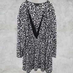 US古着✨一点物【4L以上】大きめサイズ　総柄　プリーツワンピース　モノトーン