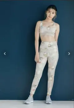 Reebok レギンス キレイフィット グラフィック タイツ （モダンベージュ）