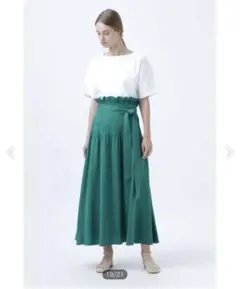 美品　ADORE アドーア　ドライレーヨンストレッチタックフレアースカート　緑のサムネイル