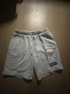 GAP スウェットショーツ グレー 刺繍ロゴ Sサイズのサムネイル