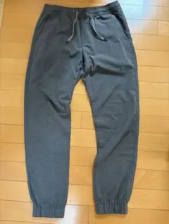 guグレー ジョガーパンツ Ｓサイズ