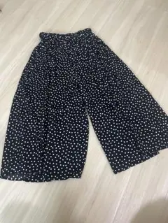 黒と白の水玉ガウチョパンツ　キュロット　プリーツ加工