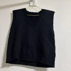 黒のニットベスト Vネック ノースリーブ - メルカリ