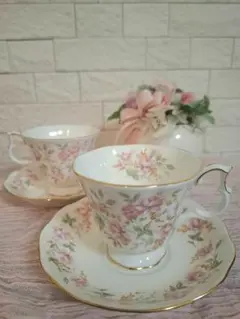 花柄ティーカップ・ソーサー 2個セット