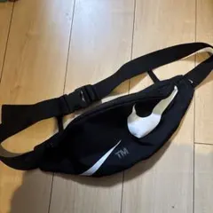 Nike ボディバッグ ⭐︎値下げ中⭐︎